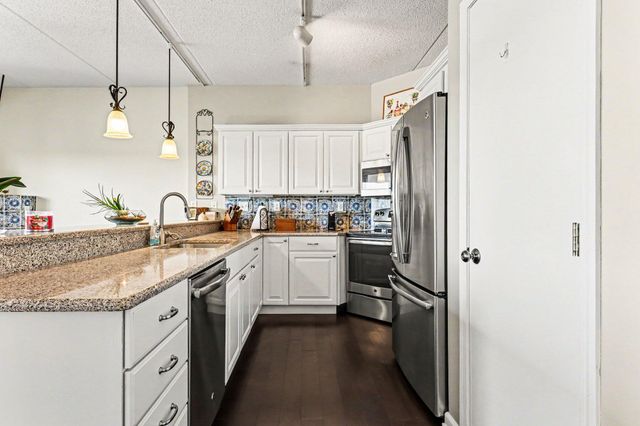 317 Outlook Cove Drive, La Porte, IN 46350