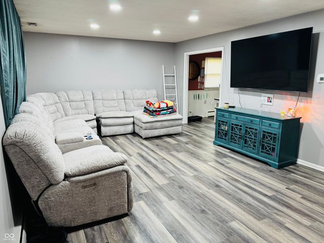 8149 S Pennsylvania Street, Indianapolis, IN 46227