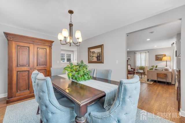 58 Kempson Place, Metuchen, NJ 08840