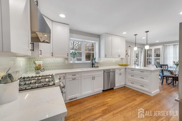 58 Kempson Place, Metuchen, NJ 08840