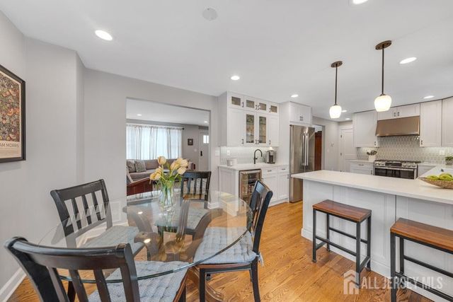 58 Kempson Place, Metuchen, NJ 08840