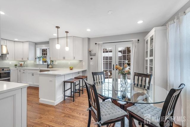 58 Kempson Place, Metuchen, NJ 08840