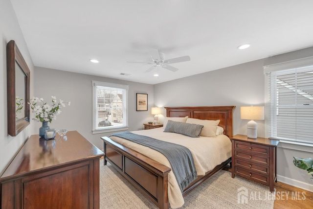 58 Kempson Place, Metuchen, NJ 08840