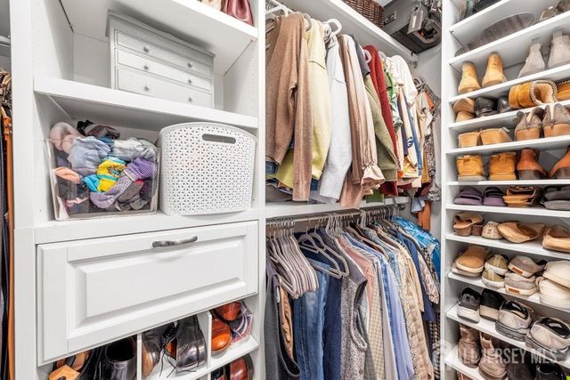 58 Kempson Place, Metuchen, NJ 08840