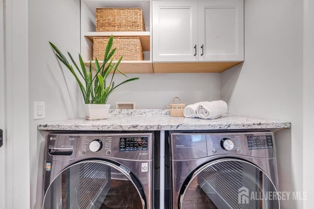 58 Kempson Place, Metuchen, NJ 08840