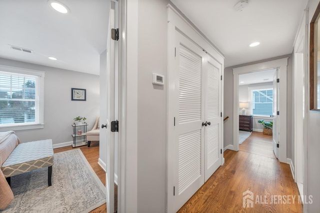 58 Kempson Place, Metuchen, NJ 08840