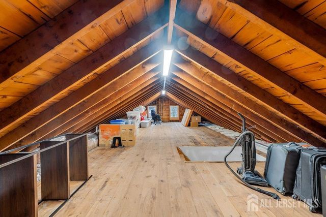 58 Kempson Place, Metuchen, NJ 08840