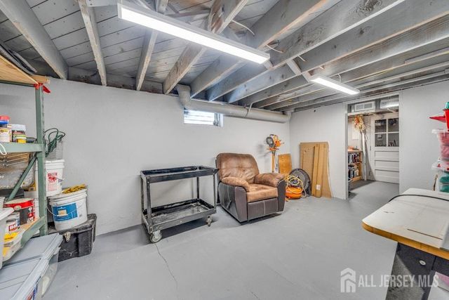 58 Kempson Place, Metuchen, NJ 08840