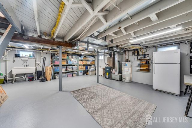 58 Kempson Place, Metuchen, NJ 08840