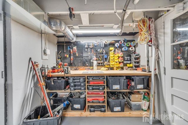 58 Kempson Place, Metuchen, NJ 08840