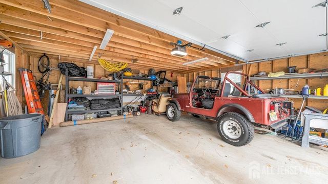 58 Kempson Place, Metuchen, NJ 08840