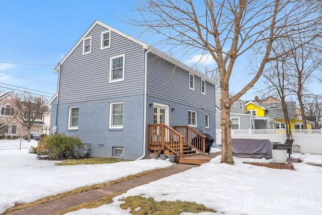 58 Kempson Place, Metuchen, NJ 08840