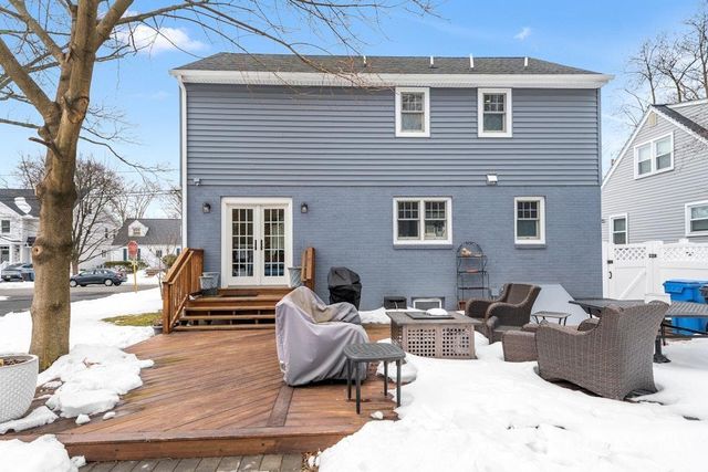 58 Kempson Place, Metuchen, NJ 08840