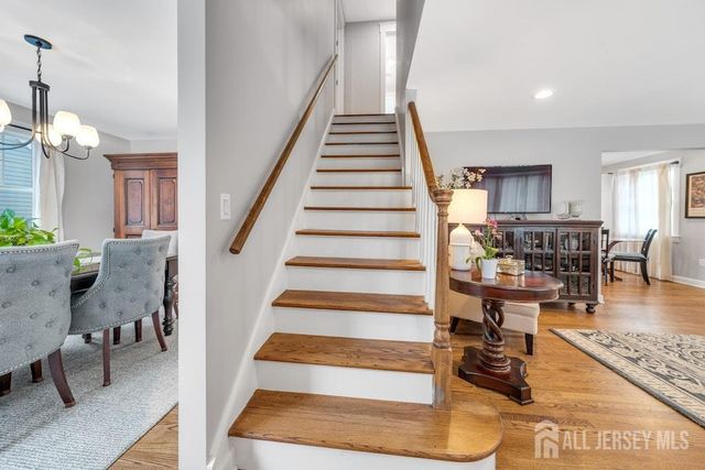 58 Kempson Place, Metuchen, NJ 08840