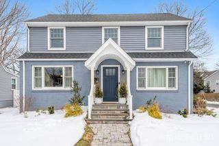 58 Kempson Place, Metuchen, NJ 08840