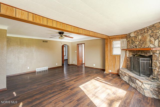 29471 Harriet Street, Millbury, OH 43447