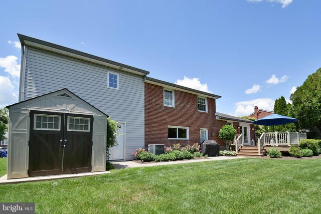 708 LINCOLN DR, Brookhaven, PA 19015
