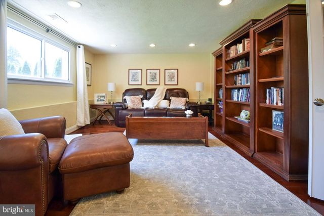 708 LINCOLN DR, Brookhaven, PA 19015