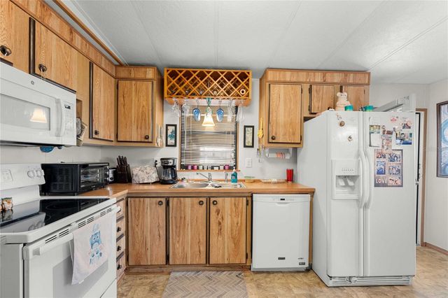 37817 GRANADA AVENUE, Zephyrhills, FL 33541