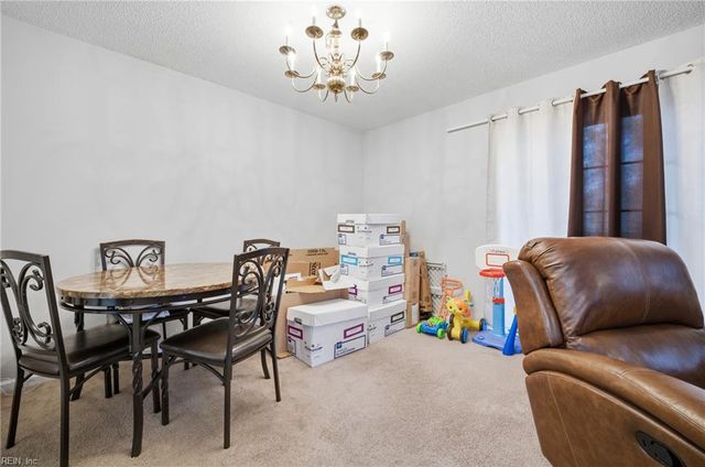 818 Rue Marseille, Chesapeake, VA 23320