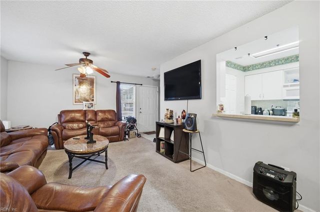 818 Rue Marseille, Chesapeake, VA 23320