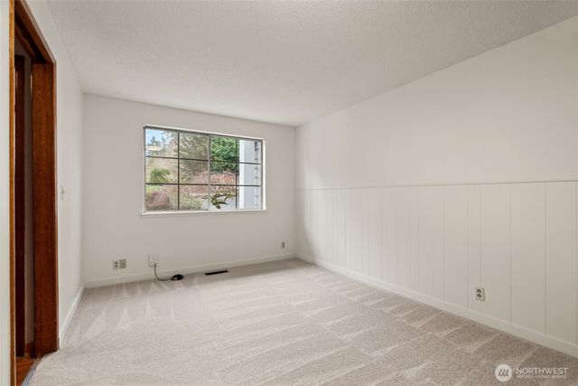 8615 194th Place SW, Edmonds, WA 98026