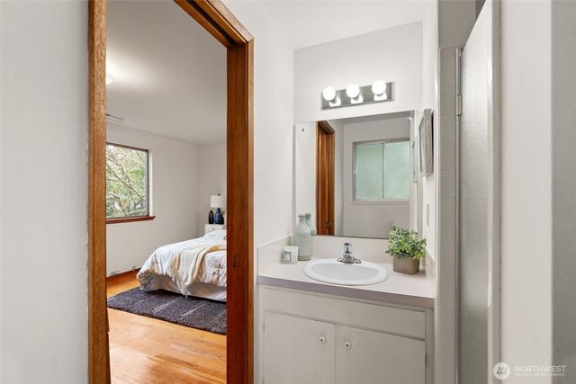 8615 194th Place SW, Edmonds, WA 98026