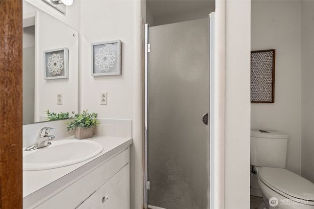 8615 194th Place SW, Edmonds, WA 98026