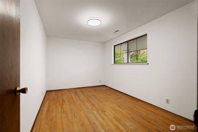 8615 194th Place SW, Edmonds, WA 98026