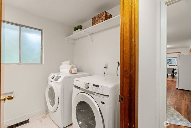 8615 194th Place SW, Edmonds, WA 98026