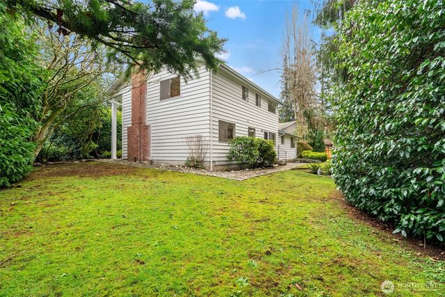 8615 194th Place SW, Edmonds, WA 98026