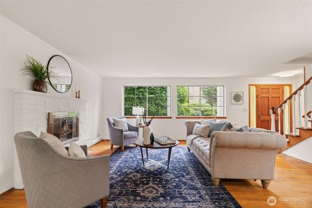 8615 194th Place SW, Edmonds, WA 98026