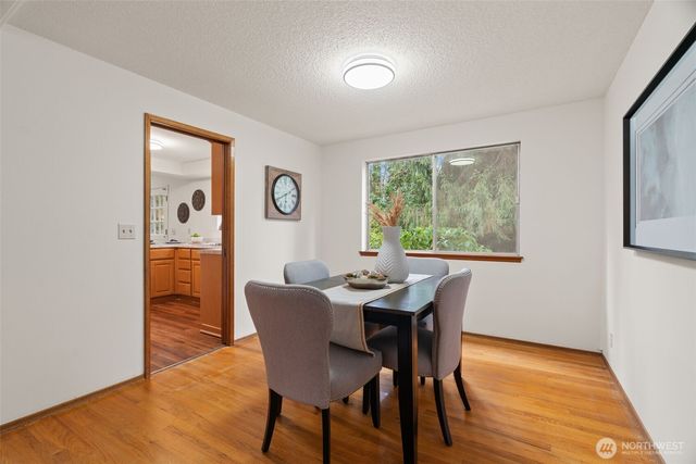 8615 194th Place SW, Edmonds, WA 98026