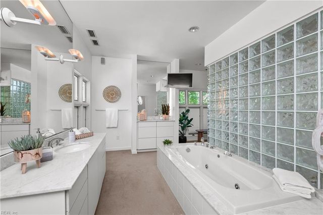 2677 Shorehaven DR, Virginia Beach, VA 23454