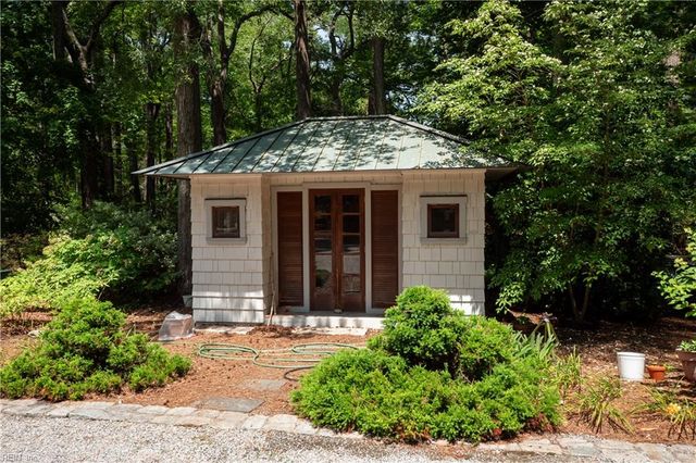 2677 Shorehaven DR, Virginia Beach, VA 23454