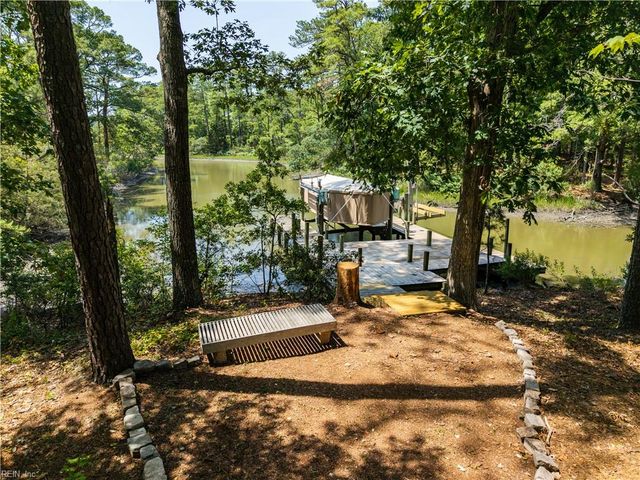 2677 Shorehaven DR, Virginia Beach, VA 23454