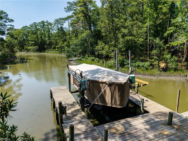 2677 Shorehaven DR, Virginia Beach, VA 23454