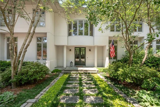 2677 Shorehaven DR, Virginia Beach, VA 23454