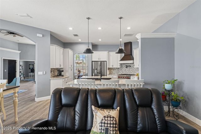 12277 Eskimo Curlew Road, Weeki Wachee, FL 34614