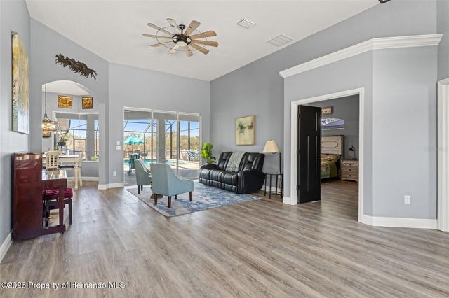 12277 Eskimo Curlew Road, Weeki Wachee, FL 34614