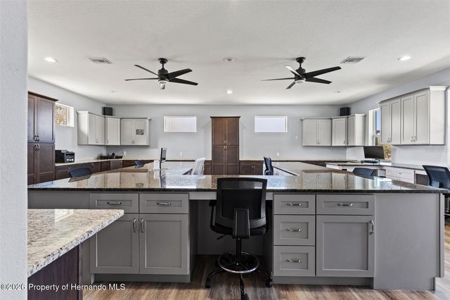 12277 Eskimo Curlew Road, Weeki Wachee, FL 34614