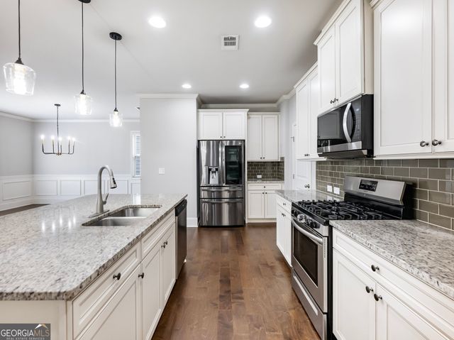 6614 TRAILBLAZER Road, Flowery Branch, GA 30542