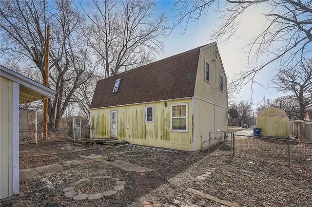 424 E 2nd Street, Linwood, KS 66052