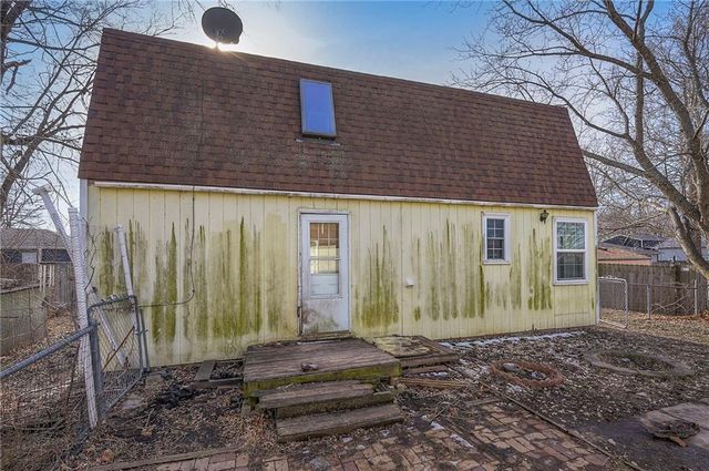 424 E 2nd Street, Linwood, KS 66052