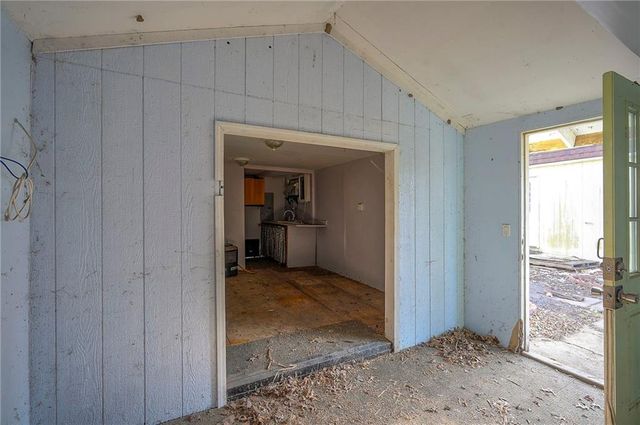 424 E 2nd Street, Linwood, KS 66052