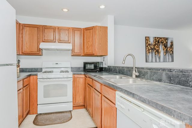 425 Edpas Road, New Brunswick, NJ 08901