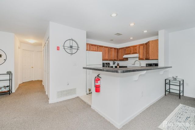 425 Edpas Road, New Brunswick, NJ 08901