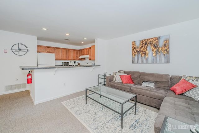 425 Edpas Road, New Brunswick, NJ 08901