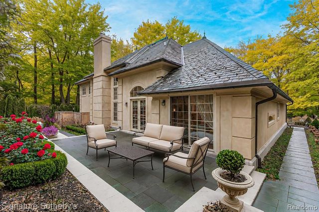 840 Lakeside Drive, Birmingham, MI 48009