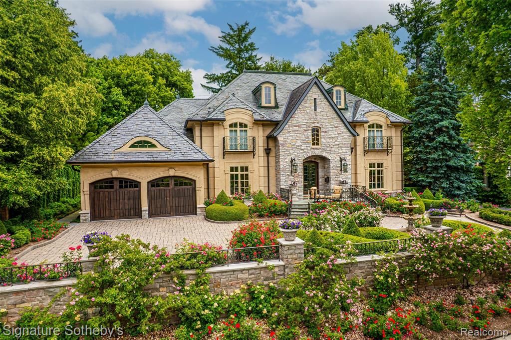 840 Lakeside Drive, Birmingham, MI 48009
